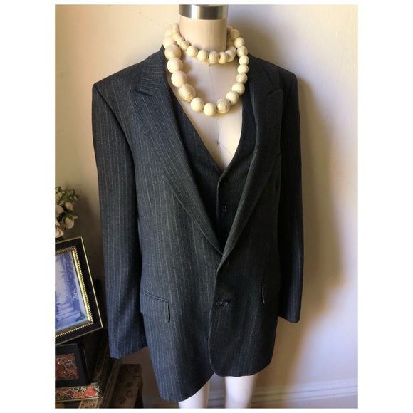 Yves Saint Laurent Vintage Grey pure wool pinstripe blazer and vest - Picture 14 of 15